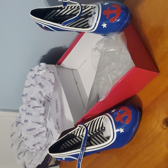 π«SOLDπ« Funtasma Sailor shoes, sz 9 β€οΈ Patriotic Blue color with red anchors - Picture 10 of 13